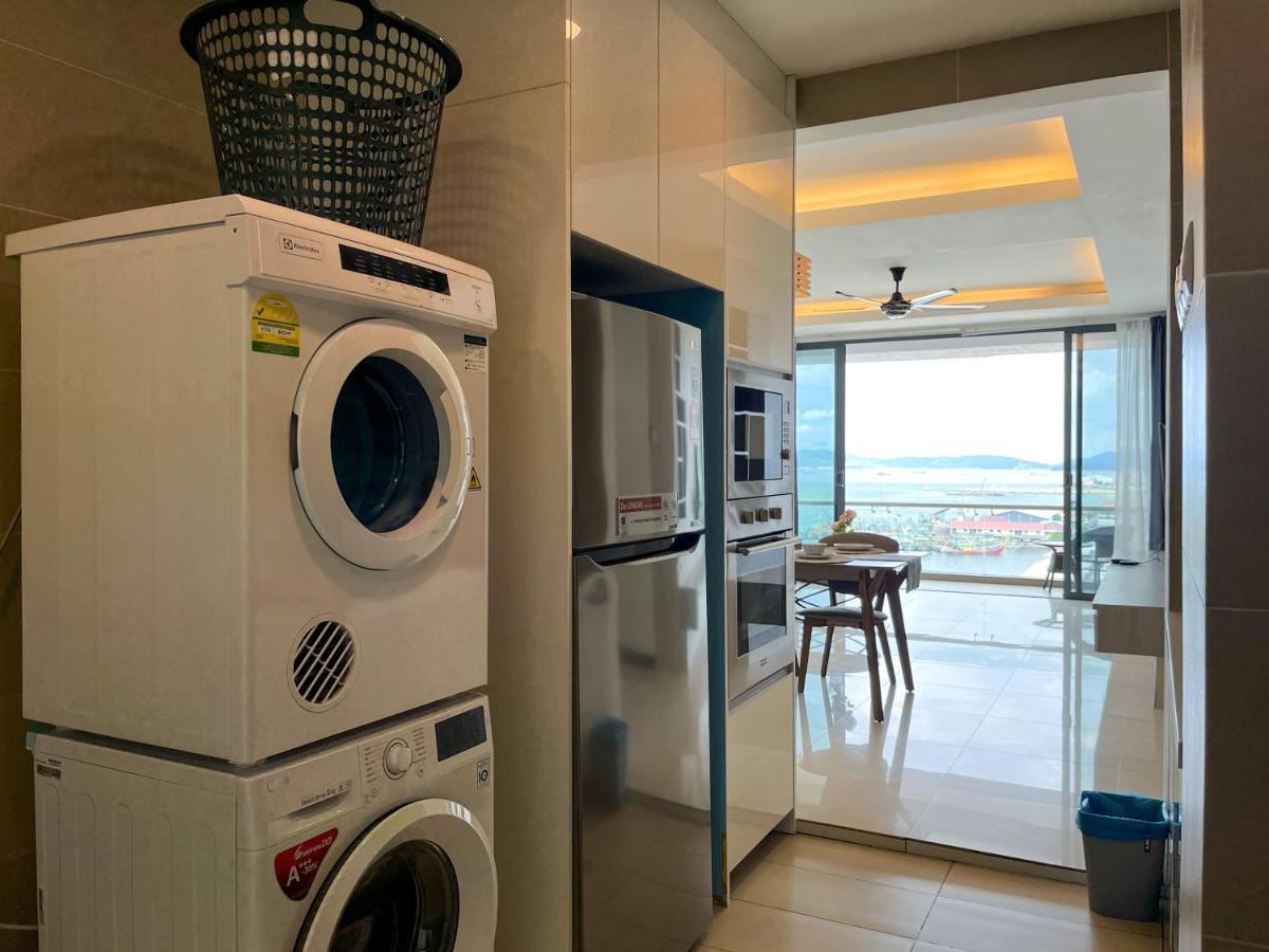 Pelagos Oceanus Waterfront Seaview Homestay Kota Kinabalu Bagian luar foto