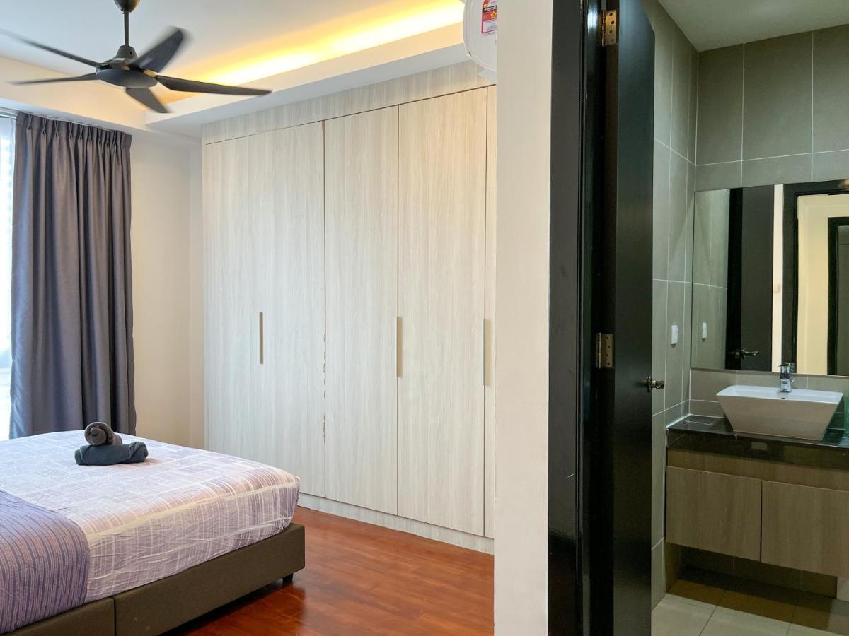 Pelagos Oceanus Waterfront Seaview Homestay Kota Kinabalu Bagian luar foto